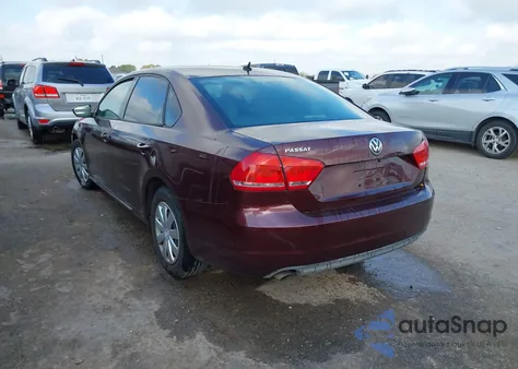 2012 Volkswagen Passat 2.5L S z USA, uszkodzony, nr VIN 1VWAP7A38CC041980